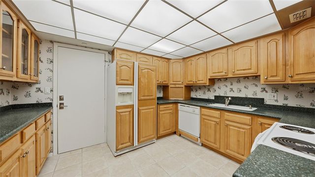 2301 GULF OF MEXICO DRIVE 43N, Longboat Key, FL 34228