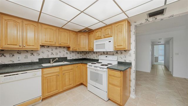 2301 GULF OF MEXICO DRIVE 43N, Longboat Key, FL 34228
