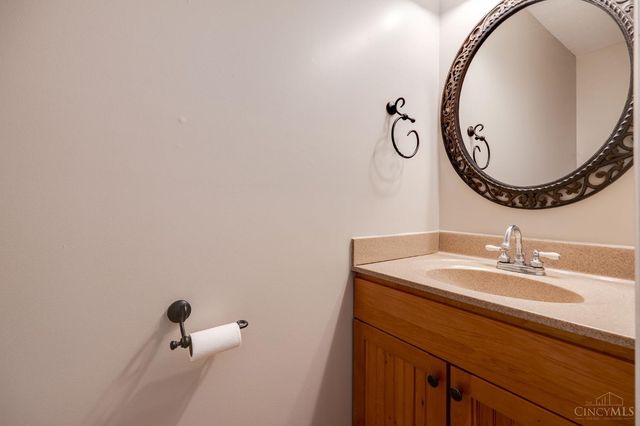 8109 Zoar Rd, Hamilton Twp, OH 45152