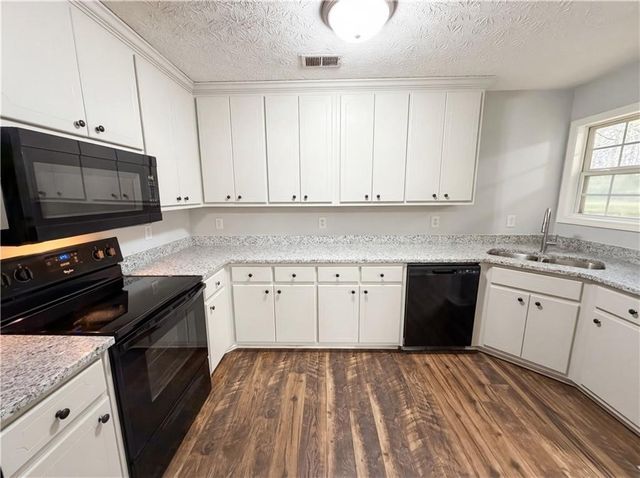 42 Edgefield Drive, Commerce, GA 30529