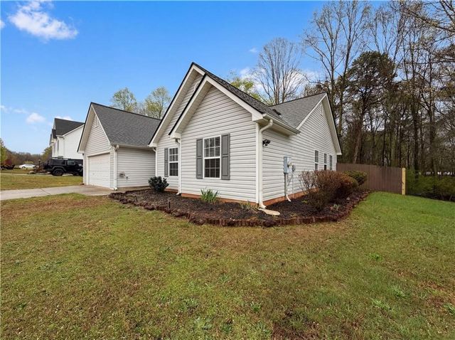 42 Edgefield Drive, Commerce, GA 30529