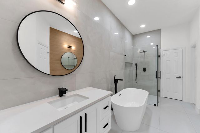 30 E Wedgemere Circle, The Woodlands, TX 77381