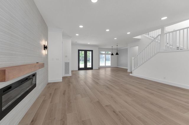 30 E Wedgemere Circle, The Woodlands, TX 77381