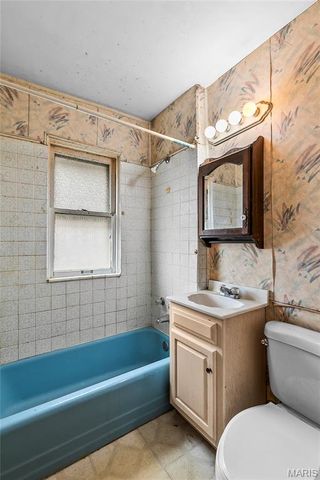 8731 Brentwood Place, Brentwood, MO 63144