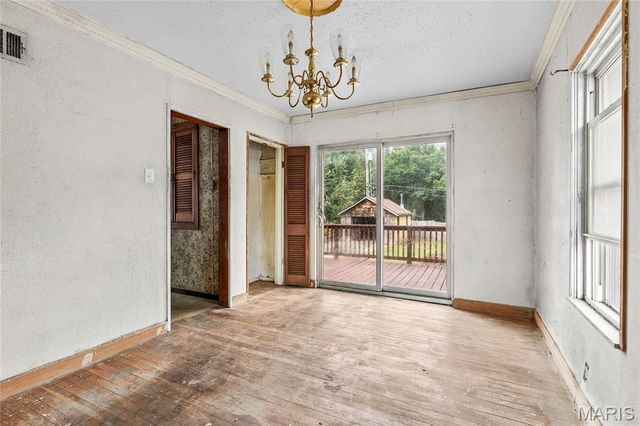 8731 Brentwood Place, Brentwood, MO 63144