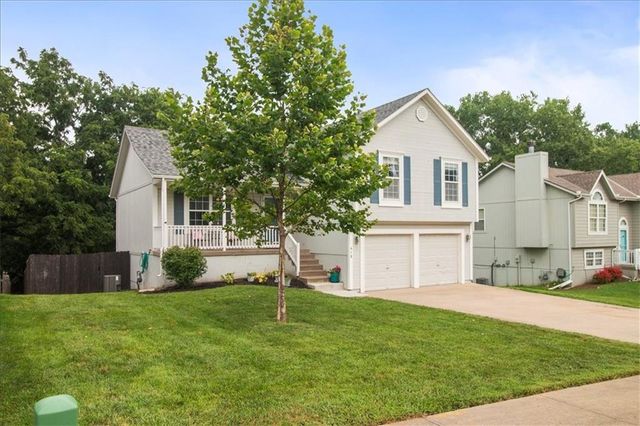 418 Granite Drive, Raymore, MO 64083