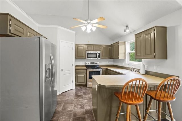418 Granite Drive, Raymore, MO 64083