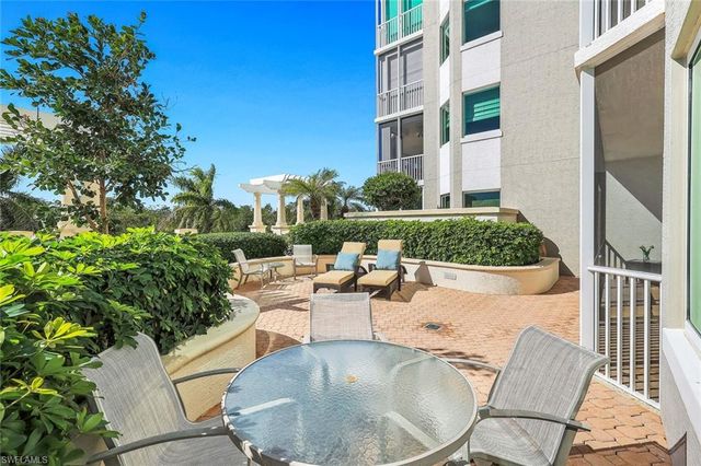 265 Indies WAY # T02, Naples, FL 34110