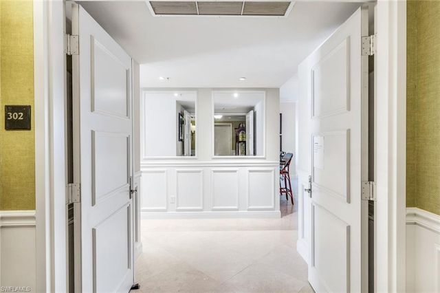 265 Indies WAY # T02, Naples, FL 34110