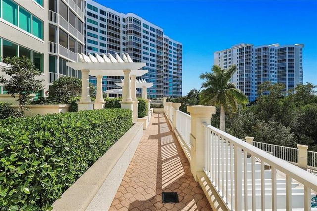 265 Indies WAY # T02, Naples, FL 34110