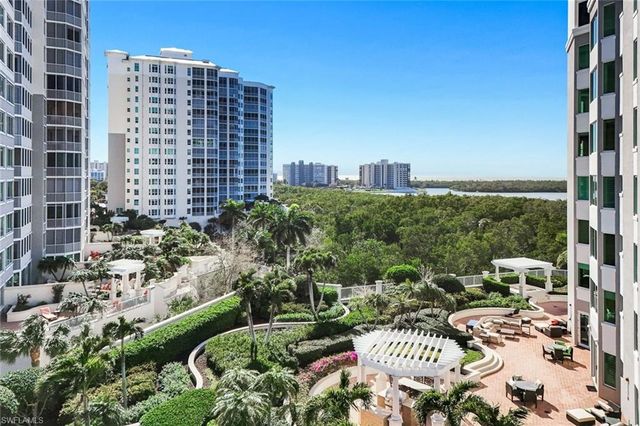 265 Indies WAY # T02, Naples, FL 34110