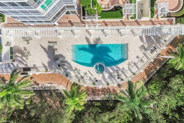 265 Indies WAY # T02, Naples, FL 34110