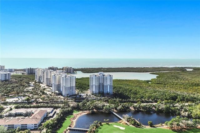 265 Indies WAY # T02, Naples, FL 34110