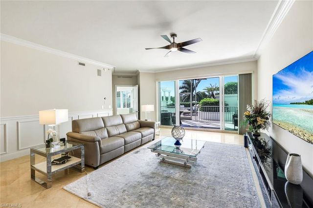265 Indies WAY # T02, Naples, FL 34110