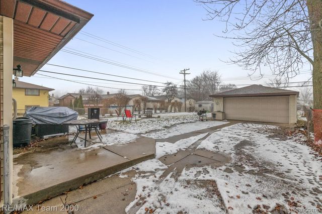 31629 Sweetbriar, Rockwood, MI 48173