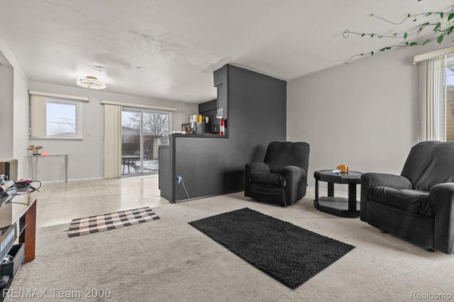 31629 Sweetbriar, Rockwood, MI 48173