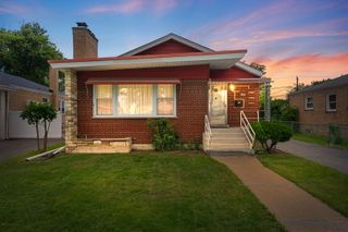 5024 Harnew Road S, Oak Lawn, IL 60453