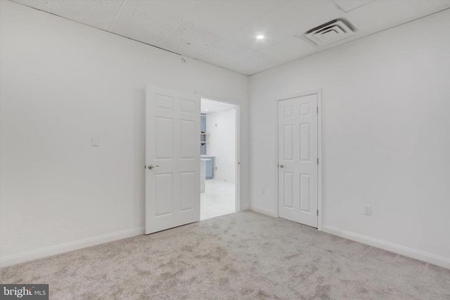 1880 W MARKET ST, York, PA 17404