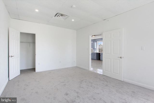1880 W MARKET ST, York, PA 17404