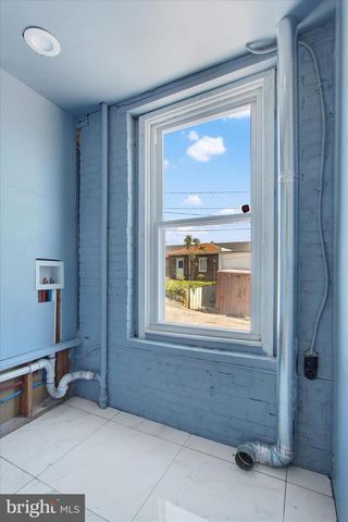 1880 W MARKET ST, York, PA 17404