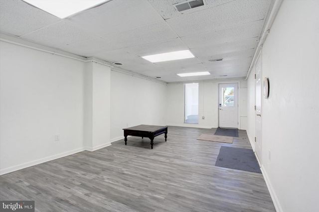 1880 W MARKET ST, York, PA 17404
