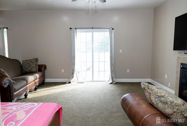 34 4th Street, Port Reading, NJ 07064