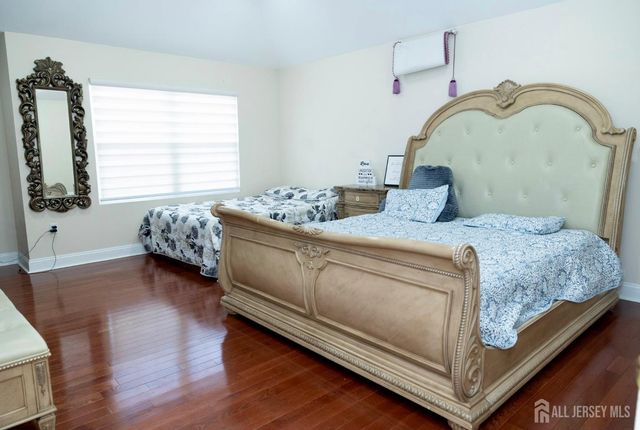 34 4th Street, Port Reading, NJ 07064