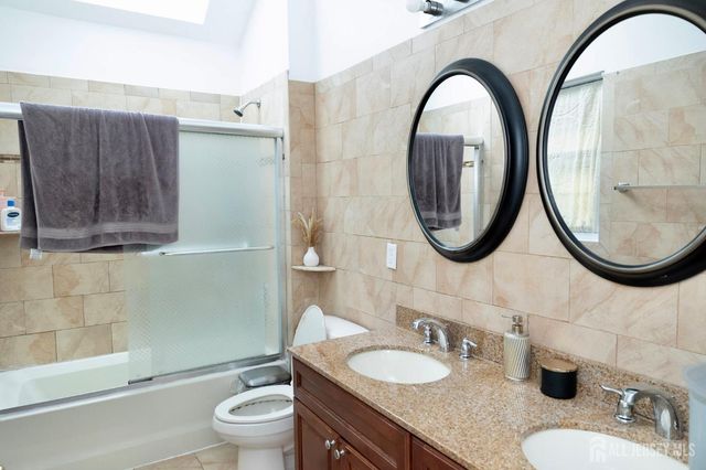 34 4th Street, Port Reading, NJ 07064