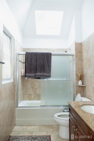 34 4th Street, Port Reading, NJ 07064