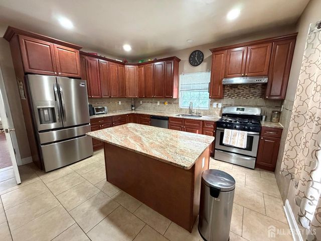 34 4th Street, Port Reading, NJ 07064