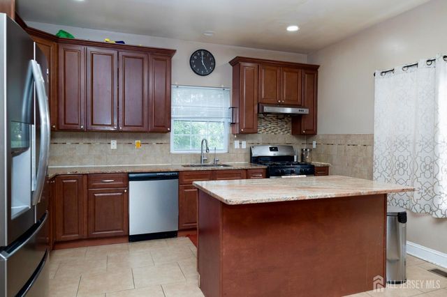 34 4th Street, Port Reading, NJ 07064