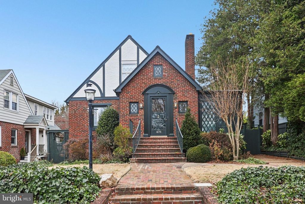 4711 17TH ST N, Arlington, VA 22207