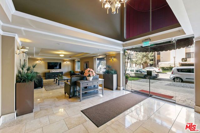 620 S Gramercy Place 320, Los Angeles, CA 90005