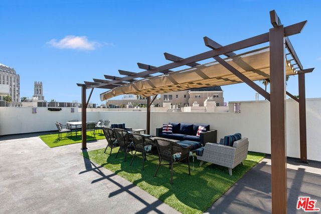 620 S Gramercy Place 320, Los Angeles, CA 90005