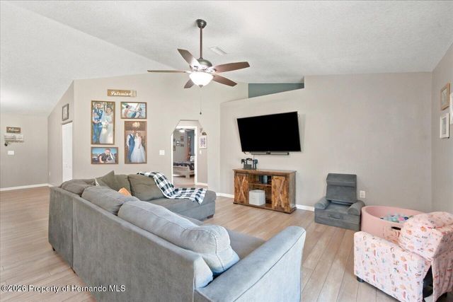 12327 Millington Avenue, Weeki Wachee, FL 34614