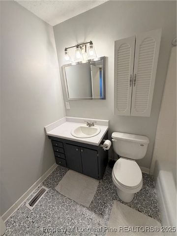 4946 Pinewood Drive, Hope Mills, NC 28348