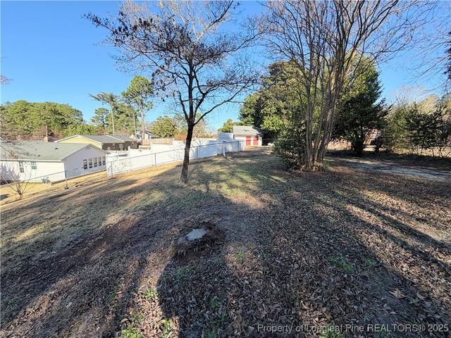 4946 Pinewood Drive, Hope Mills, NC 28348