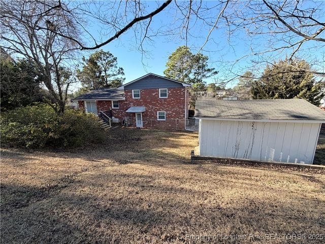 4946 Pinewood Drive, Hope Mills, NC 28348