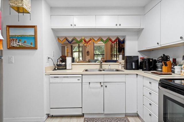 5280 SE Seascape Way 101, Stuart, FL 34997