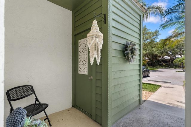 5280 SE Seascape Way 101, Stuart, FL 34997