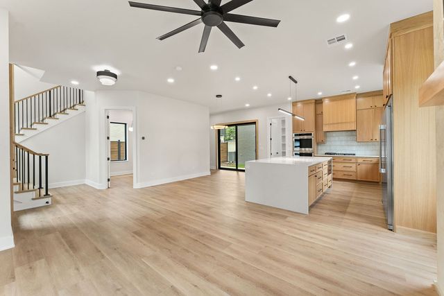 617 SW 2nd Street, Bentonville, AR 72712