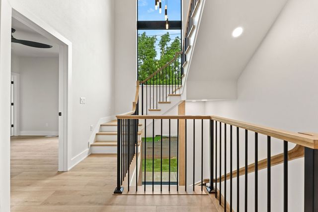 617 SW 2nd Street, Bentonville, AR 72712
