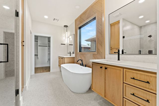 617 SW 2nd Street, Bentonville, AR 72712