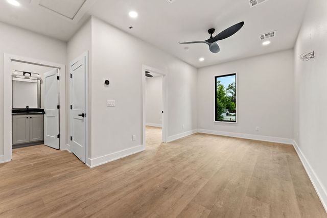 617 SW 2nd Street, Bentonville, AR 72712
