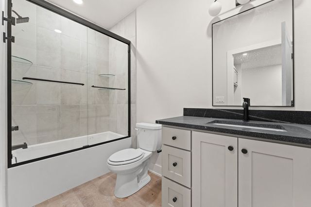 617 SW 2nd Street, Bentonville, AR 72712