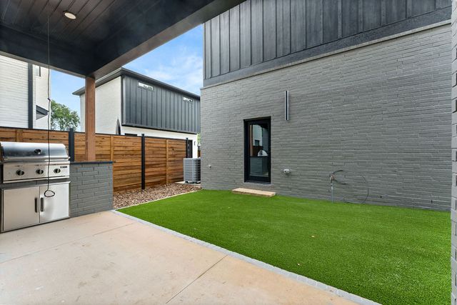 617 SW 2nd Street, Bentonville, AR 72712