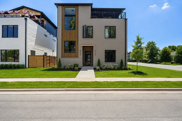 617 SW 2nd Street, Bentonville, AR 72712