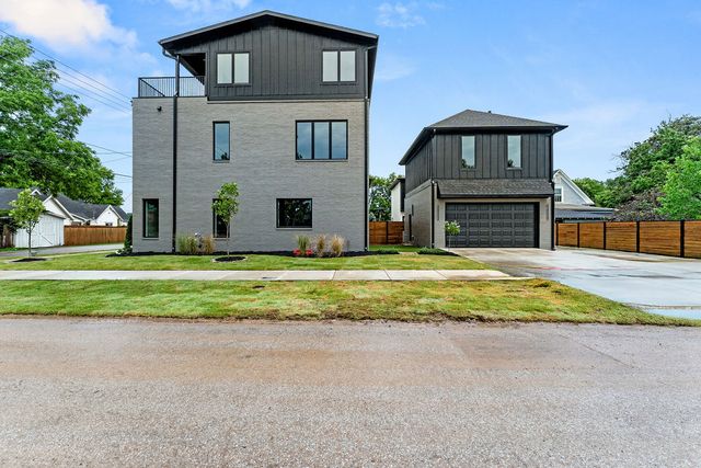617 SW 2nd Street, Bentonville, AR 72712