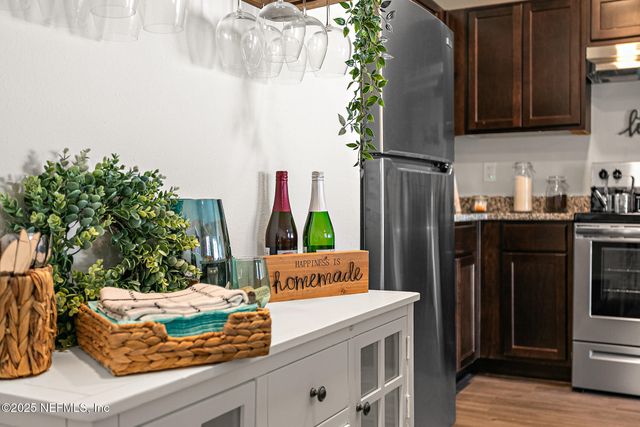 1522 YELFORD Circle, Jacksonville, FL 32218