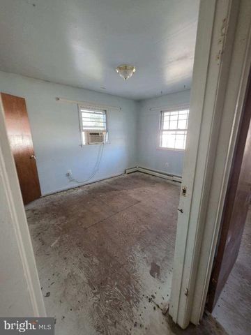 4233 HOFFMAN DR, Woodbridge, VA 22193